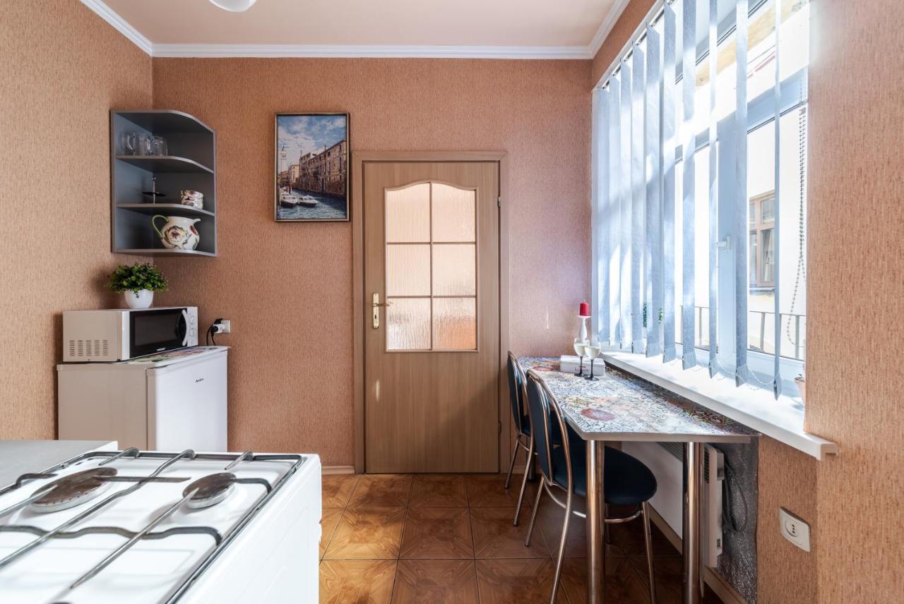 Central Apartments Rynok Lviv Extérieur photo