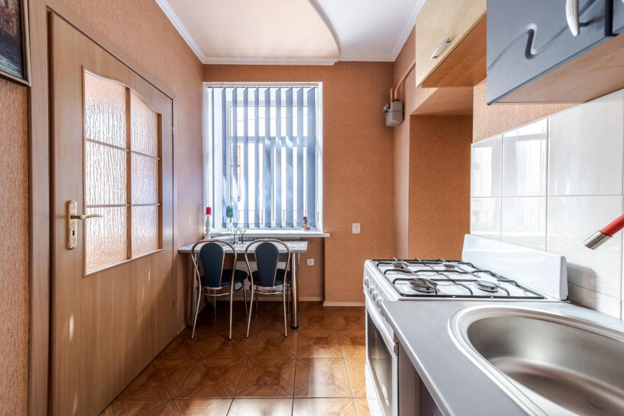 Central Apartments Rynok Lviv Extérieur photo