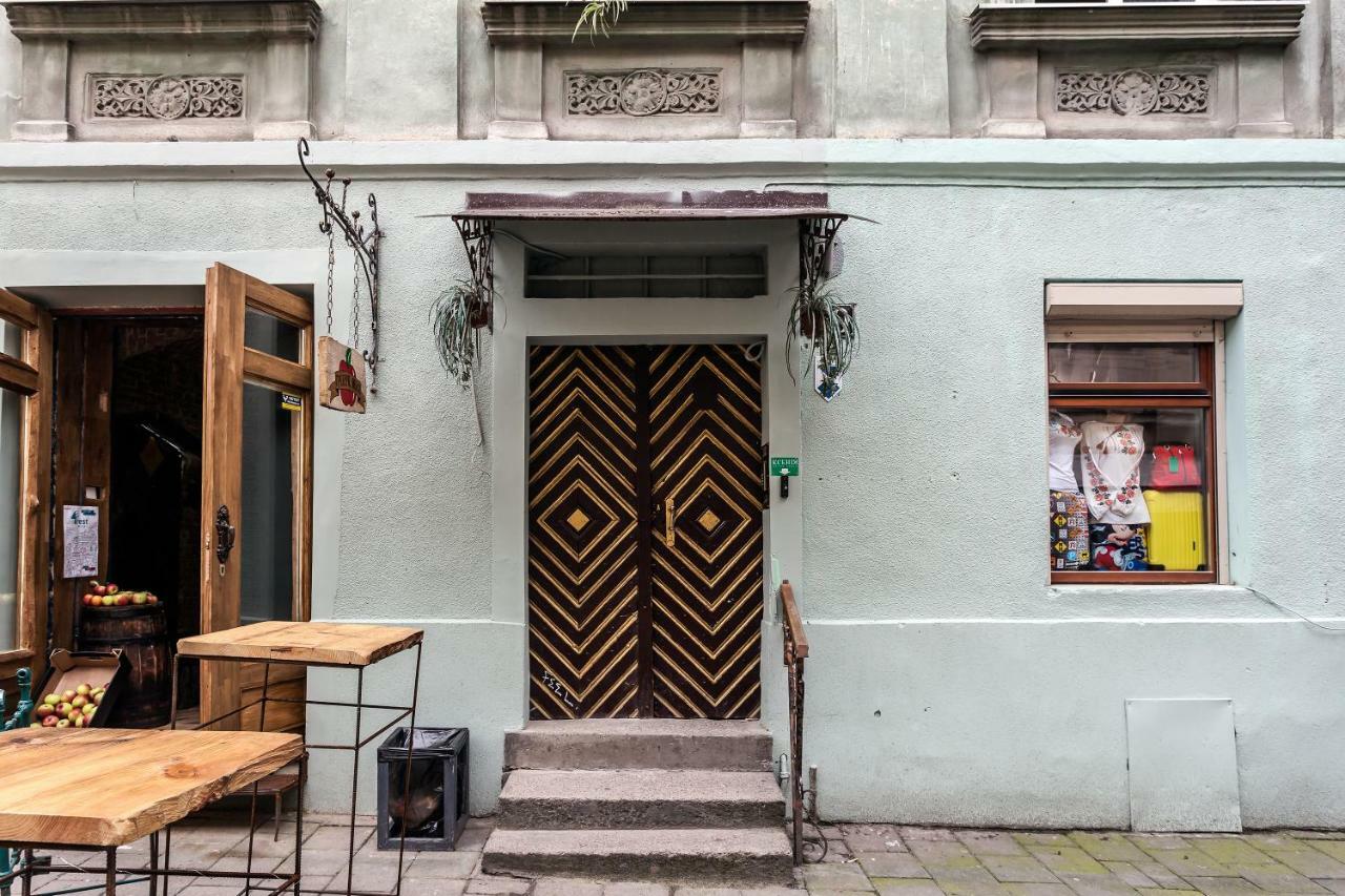 Central Apartments Rynok Lviv Extérieur photo